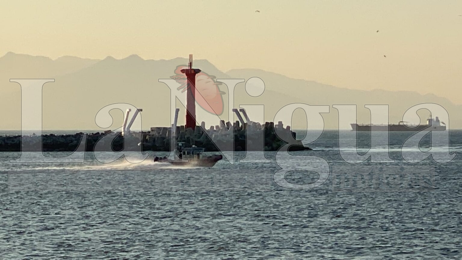 Desaparece buzo en Coatzacoalcos tras ser golpeado por una lancha