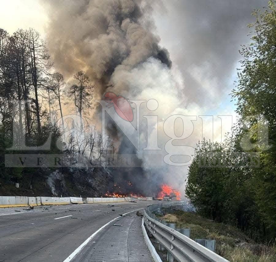 Cierre total en la autopista México-Puebla tras explosión de pipa de gas 4 Imagen de WhatsApp 2025 02 16 a las 10.28.35 628b05cf