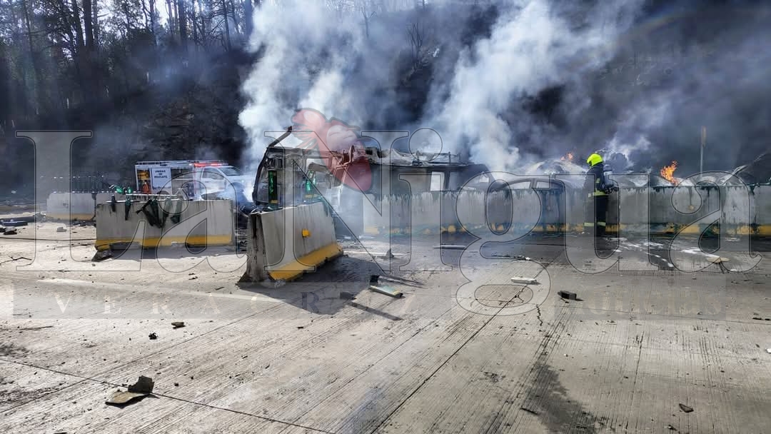 Cierre total en la autopista México-Puebla tras explosión de pipa de gas 2 Imagen de WhatsApp 2025 02 16 a las 12.14.29 227f6b4c