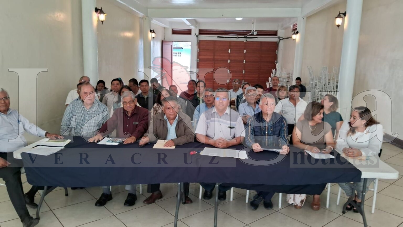 Maestros exigen solución a la falta de docentes en escuelas