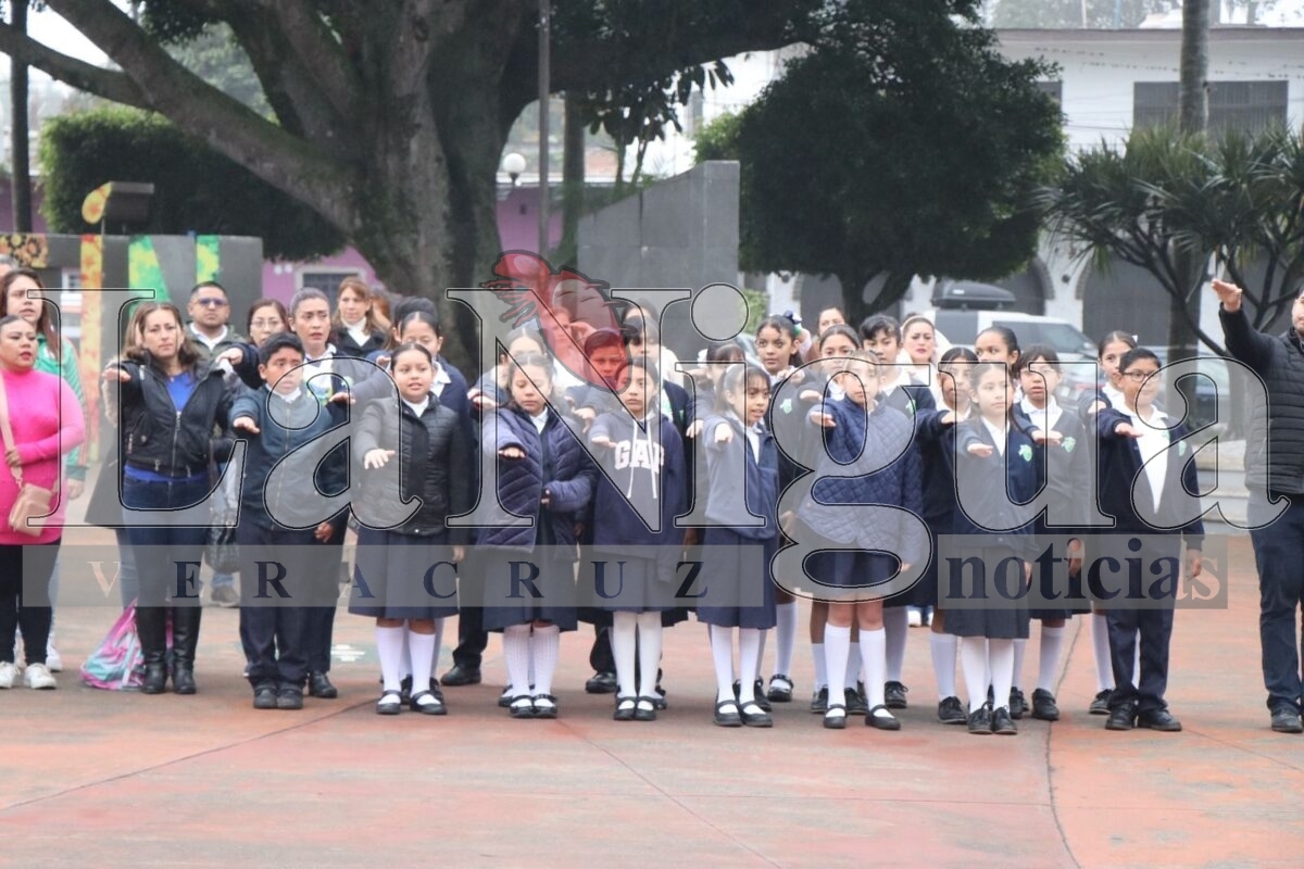 Conmemoran autoridades municipales el Día de la Bandera 8 img 20250224 wa01941611680737451278608