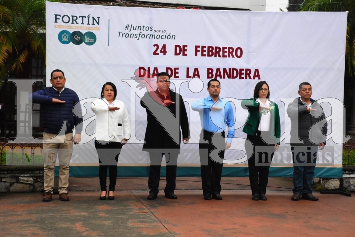 Conmemoran autoridades municipales el Día de la Bandera 3 img 20250224 wa01985555618002936773946