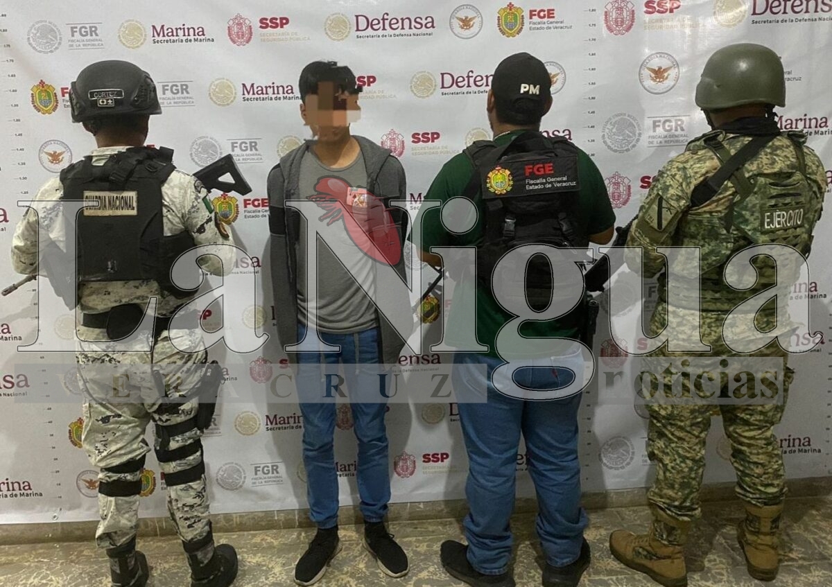 Detienen a dos sujetos con paquetes de estupefacientes en San Andrés Tuxtla 2 img 20250225 wa00164464216392088206480