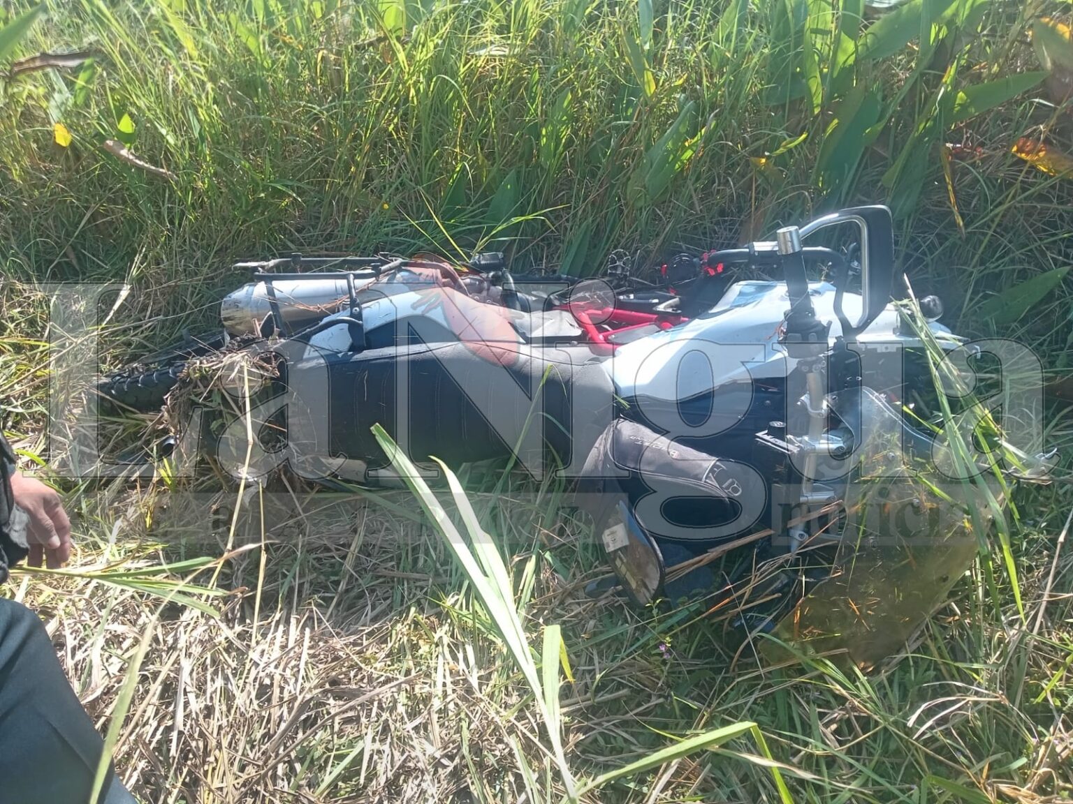 Tragedia en la Carretera Coatzacoalcos-Minatitlán: Joven Petrolero Pierde la Vida en Accidente de Motocicleta.