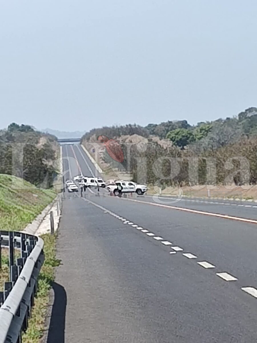 Reportan persecución de camionetas en Cardel