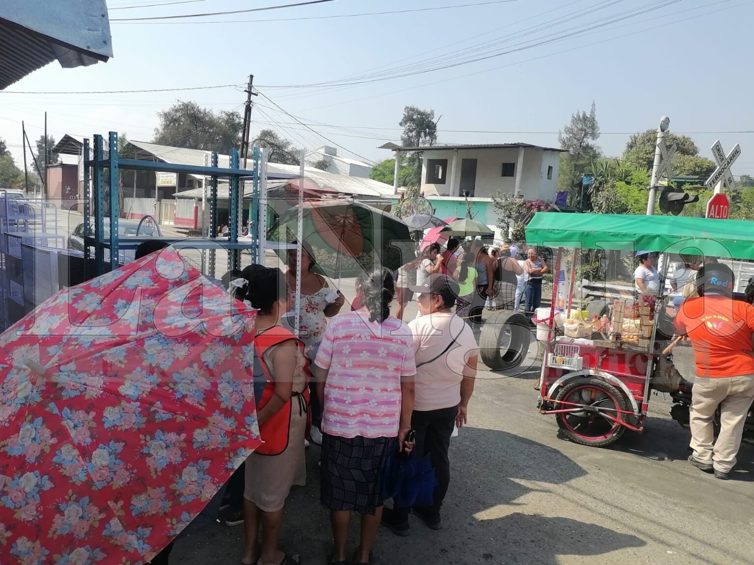 Bloqueo en la carretera Córdoba-Veracruz por inconformidad con la CFE
