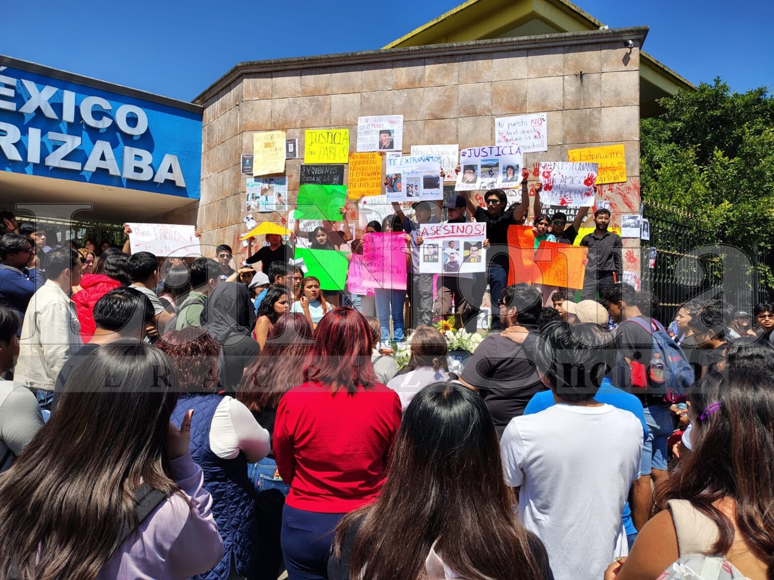Estudiantes del Tecnológico de Orizaba se manifiestan por homicidio de su compañero