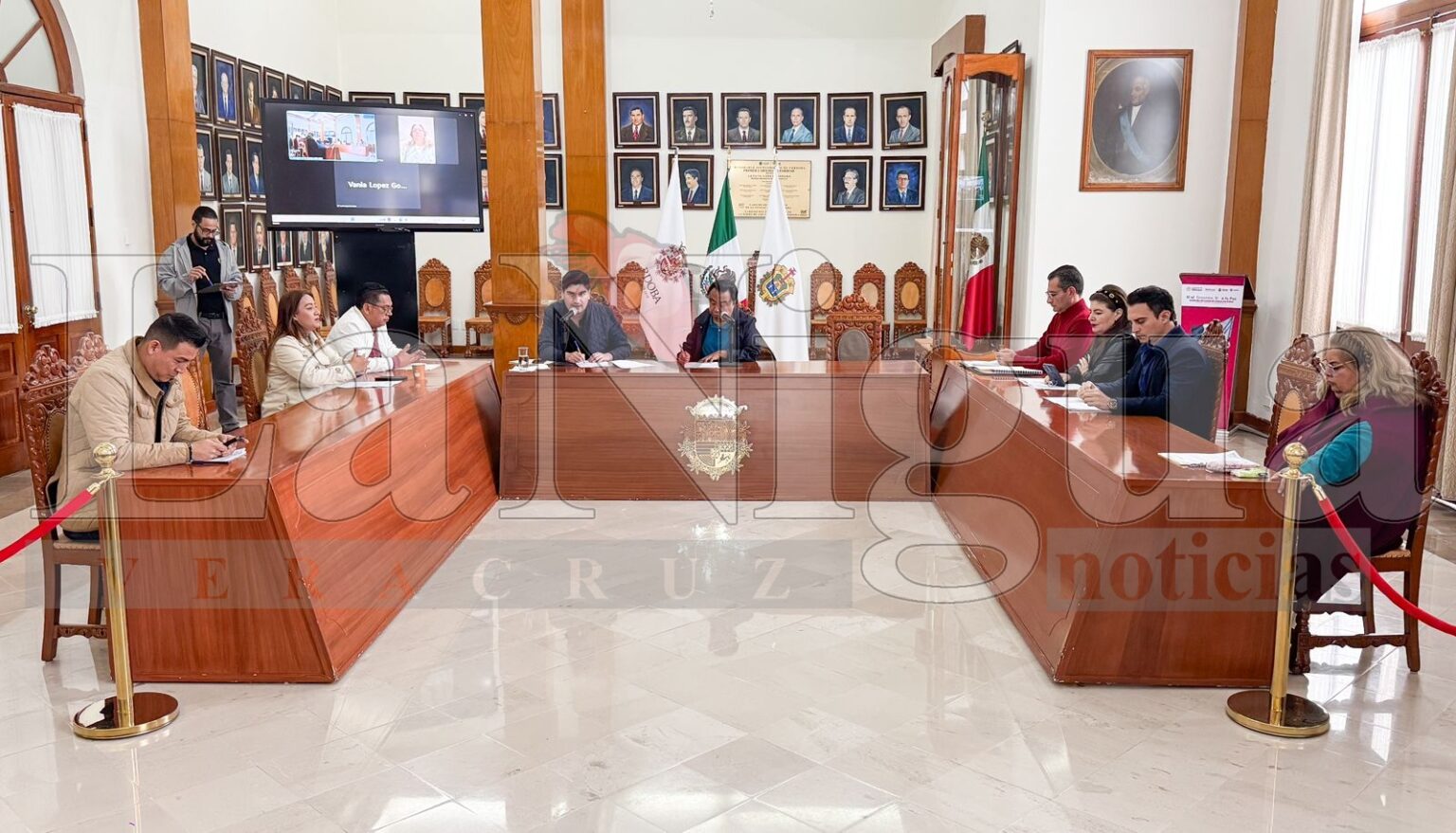 En Sesión Extraordinaria de Cabildo autoridades aprueban apoyos e inversiones económicas para este 2025