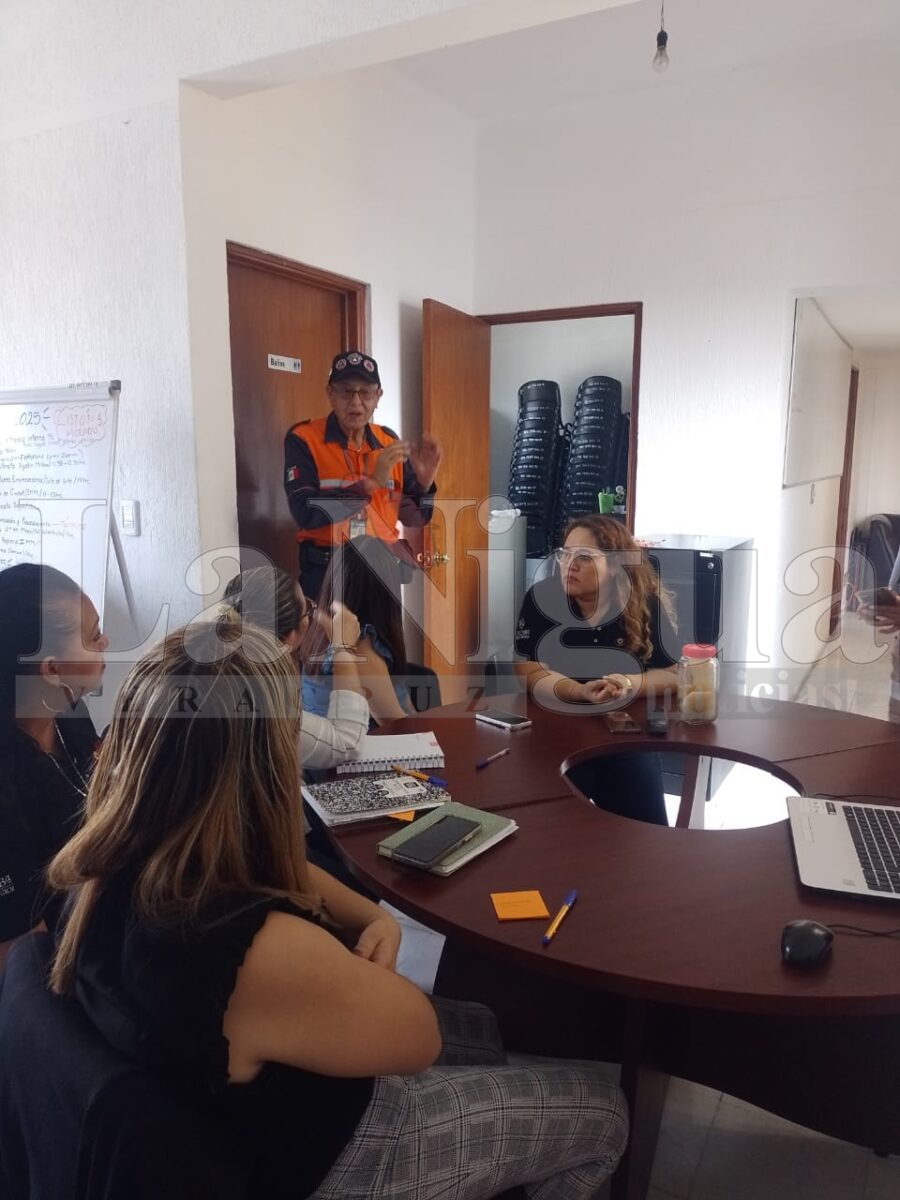 Capacita Fomento Agropecuario a IMMUJER sobre prevención ante presencia de abejas