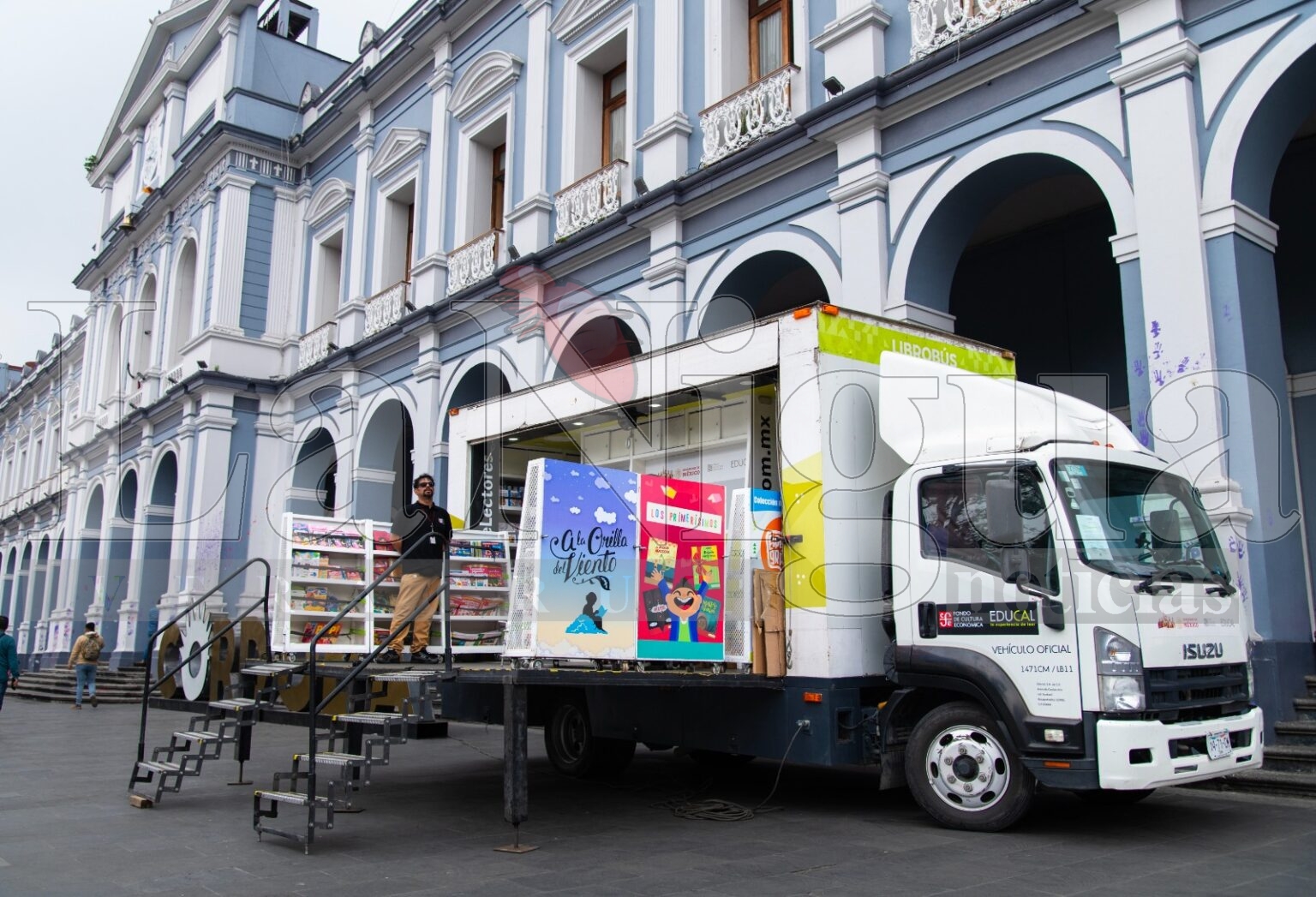 Abre sus puertas el librobús para Córdoba, acercando la lectura a todos