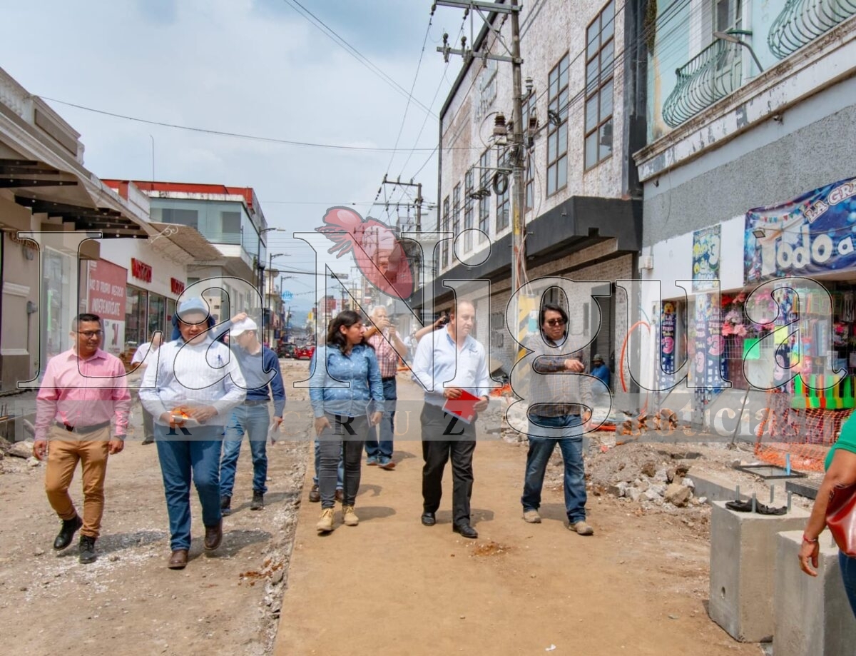 Canaco y Obras Públicas supervisan avance en rehabilitación de calle 9