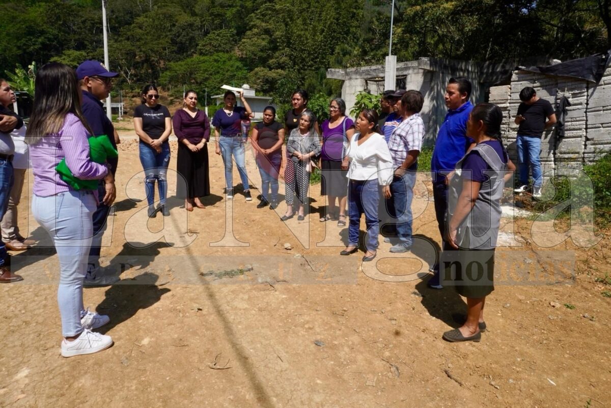 Alcalde de Chocamán inaugura obra de drenaje en la cabecera municipal 10 img 20250304 wa01062722993118027046824