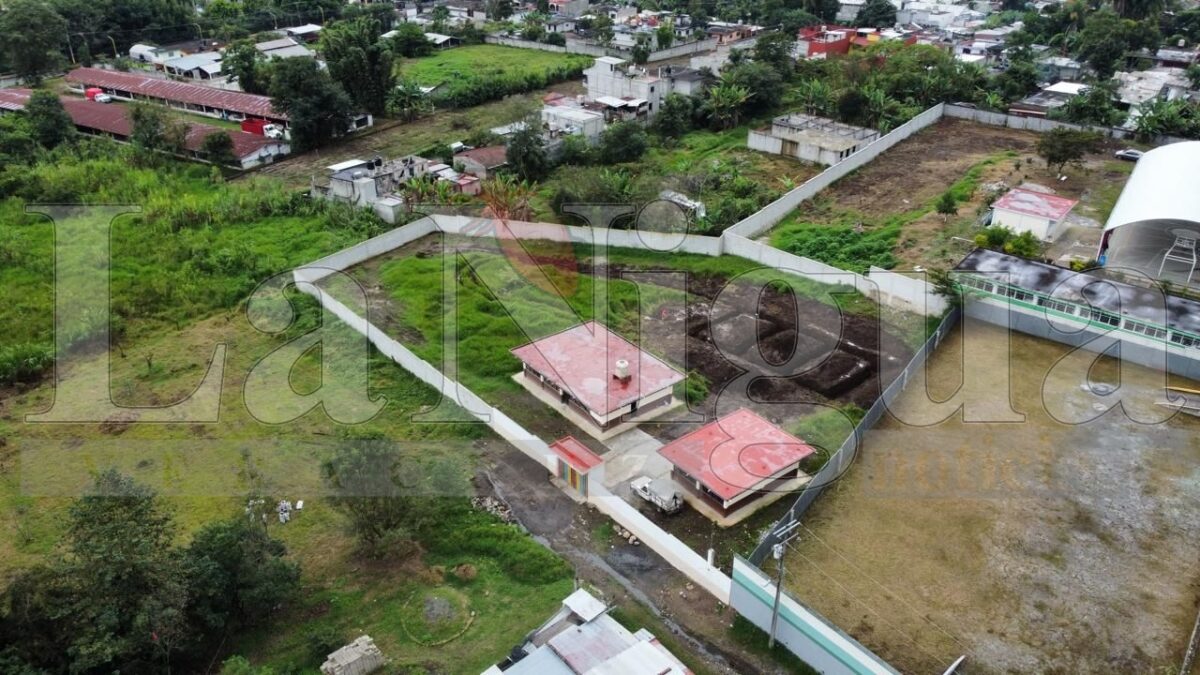 Inauguran barda perimetral en jardín de niños de Chocamán 1 img 20250304 wa02163334608248175219505