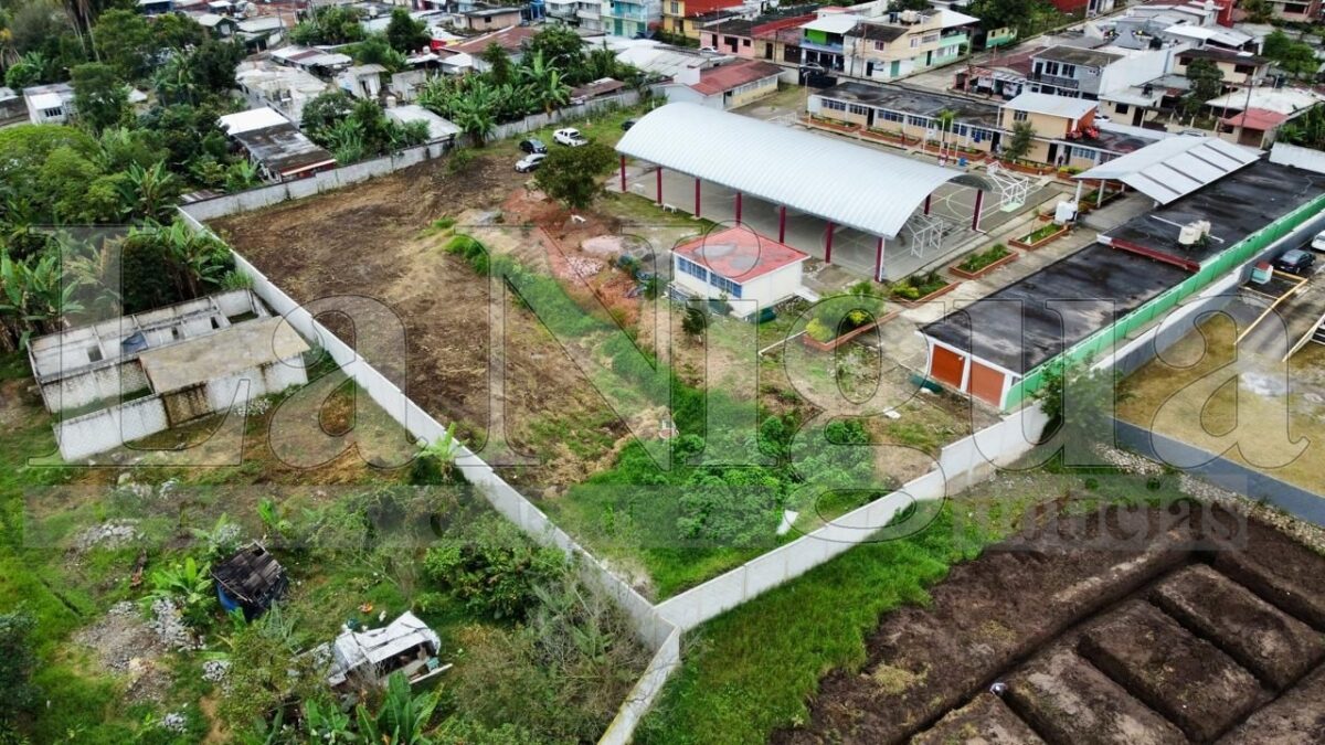 Inauguran barda perimetral en jardín de niños de Chocamán 2 img 20250304 wa02173126128134518246316
