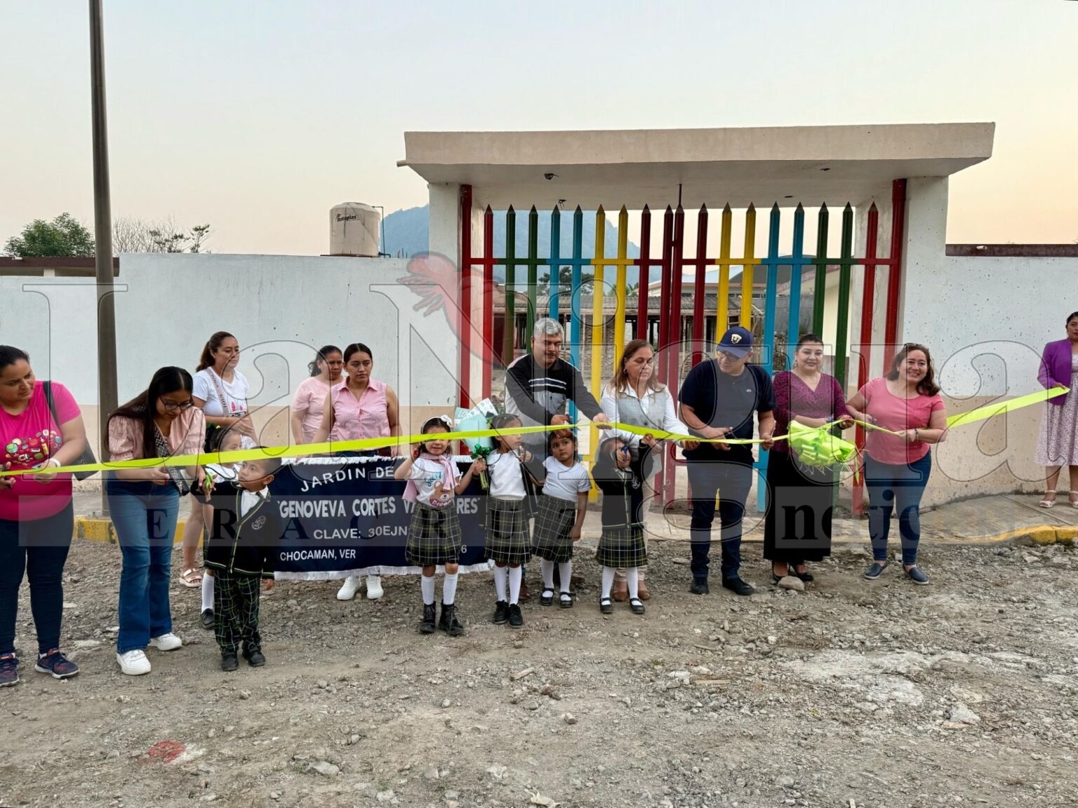 Inauguran barda perimetral en jardín de niños de Chocamán