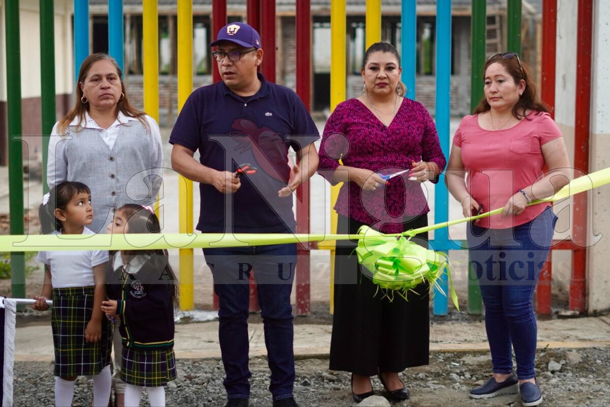 Inauguran barda perimetral en jardín de niños de Chocamán 6 img 20250304 wa02233695576216149656488