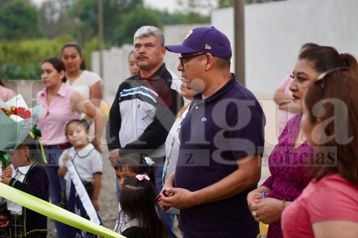 Inauguran barda perimetral en jardín de niños de Chocamán 10 img 20250304 wa02253183330420351784999