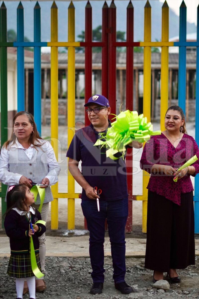 Inauguran barda perimetral en jardín de niños de Chocamán 12 img 20250304 wa02261598347608897273317