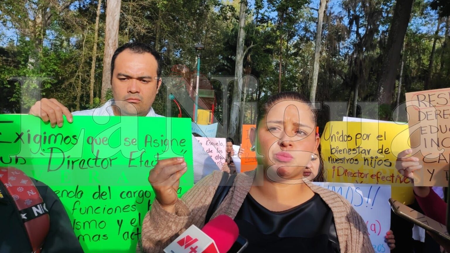 Padres de familia exigen cambio de directora y mejoras en escuela primaria de Xalapa