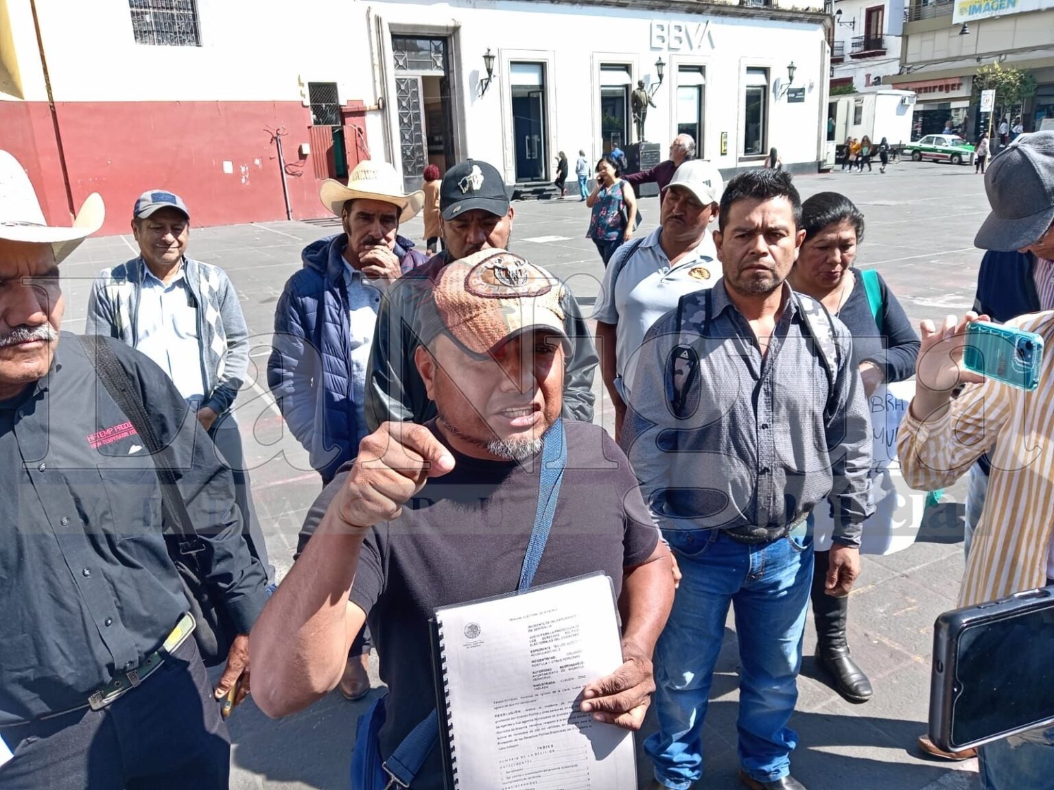 Protestan agentes municipales de Misantla en demanda de pagos atrasados