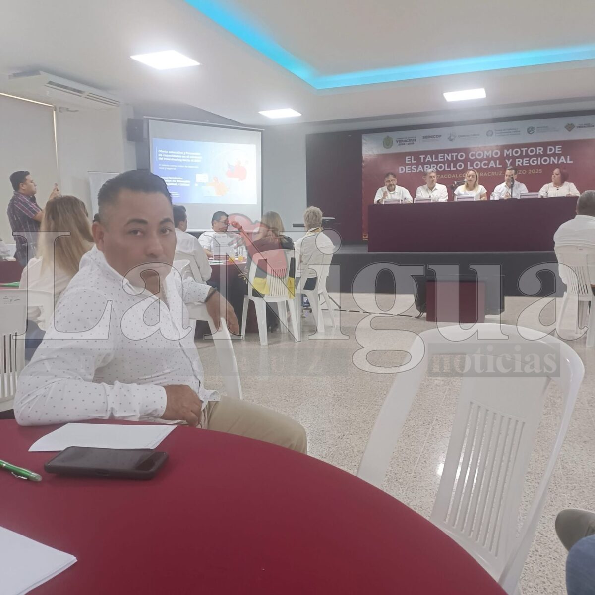 Líderes empresariales y políticos se reúnen en Coatzacoalcos para impulsar el talento y el desarrollo regional. 2 img 20250312 wa0142574940604366056412