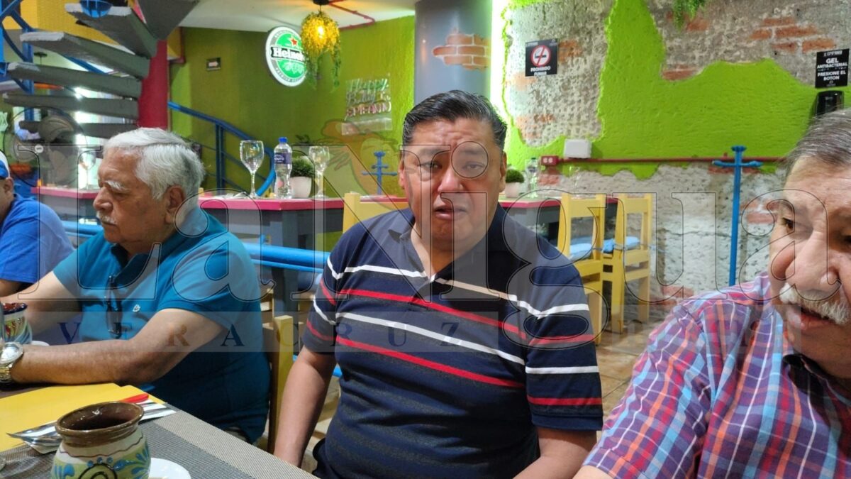 Militantes del PAN en Orizaba exigen renovación en candidaturas 6 img 20250312 wa01607351062423093988675