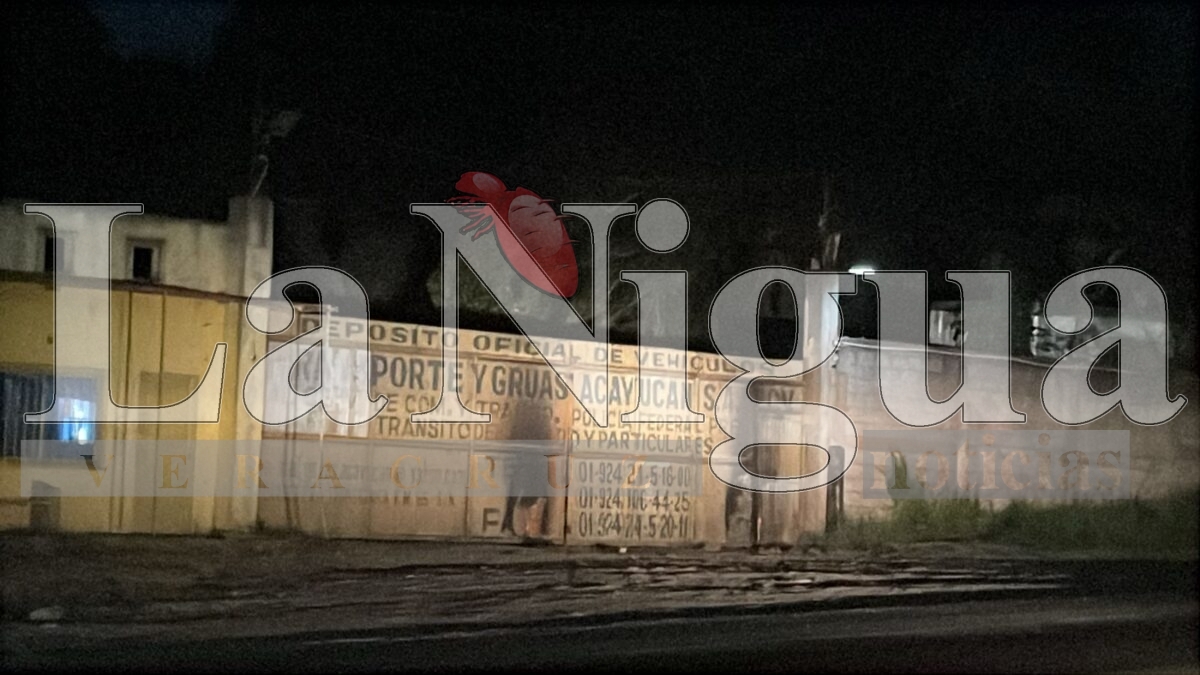 Por segunda ocasión, atacan con bomba molotov a corralón de grúas en Acayucan. 3 img 20250322 wa00994352401335343581249