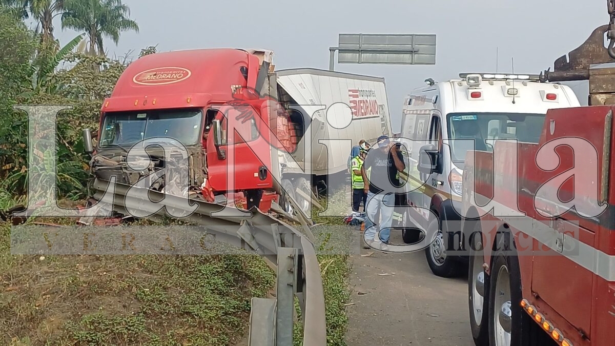 Cierre parcial en autopista Córdoba-Veracruz tras volcadura de tráiler 14 img 20250326 wa00514667698235769759885