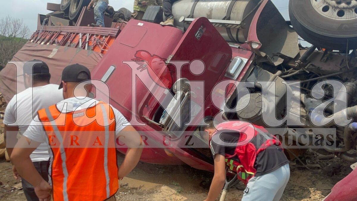 Cierre parcial en autopista Córdoba-Veracruz tras volcadura de tráiler 4 img 20250326 wa01863476001934609431213
