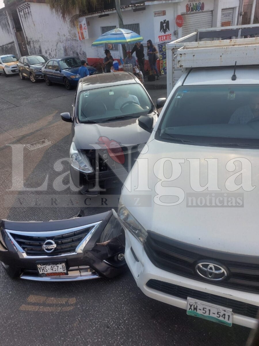 Accidente en avenida 11 y calle 4 deja solo daños materiales en Córdoba 9 img 20250327 wa00247348281781061053172