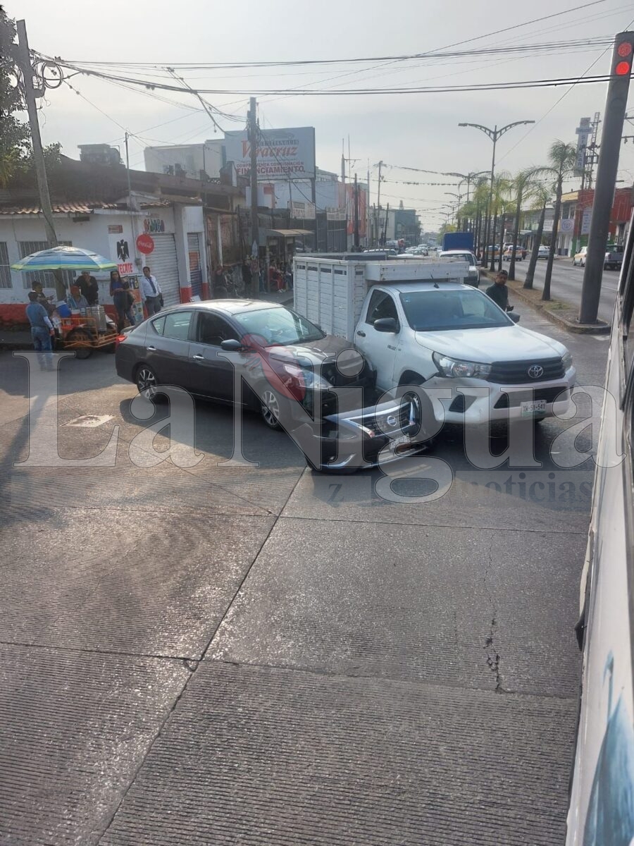 Accidente en avenida 11 y calle 4 deja solo daños materiales en Córdoba 8 img 20250327 wa00255106236166245548595