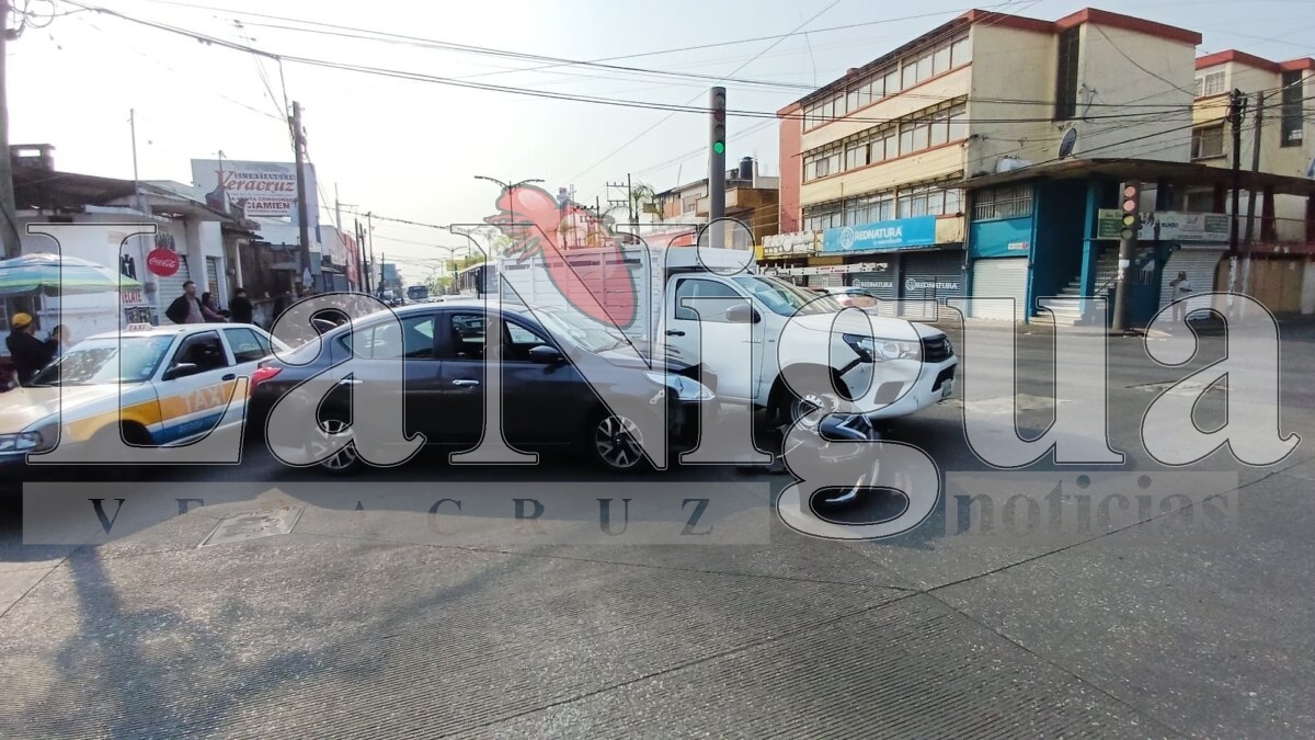 Accidente en avenida 11 y calle 4 deja solo daños materiales en Córdoba 2 img 20250327 wa00296304409169399543313