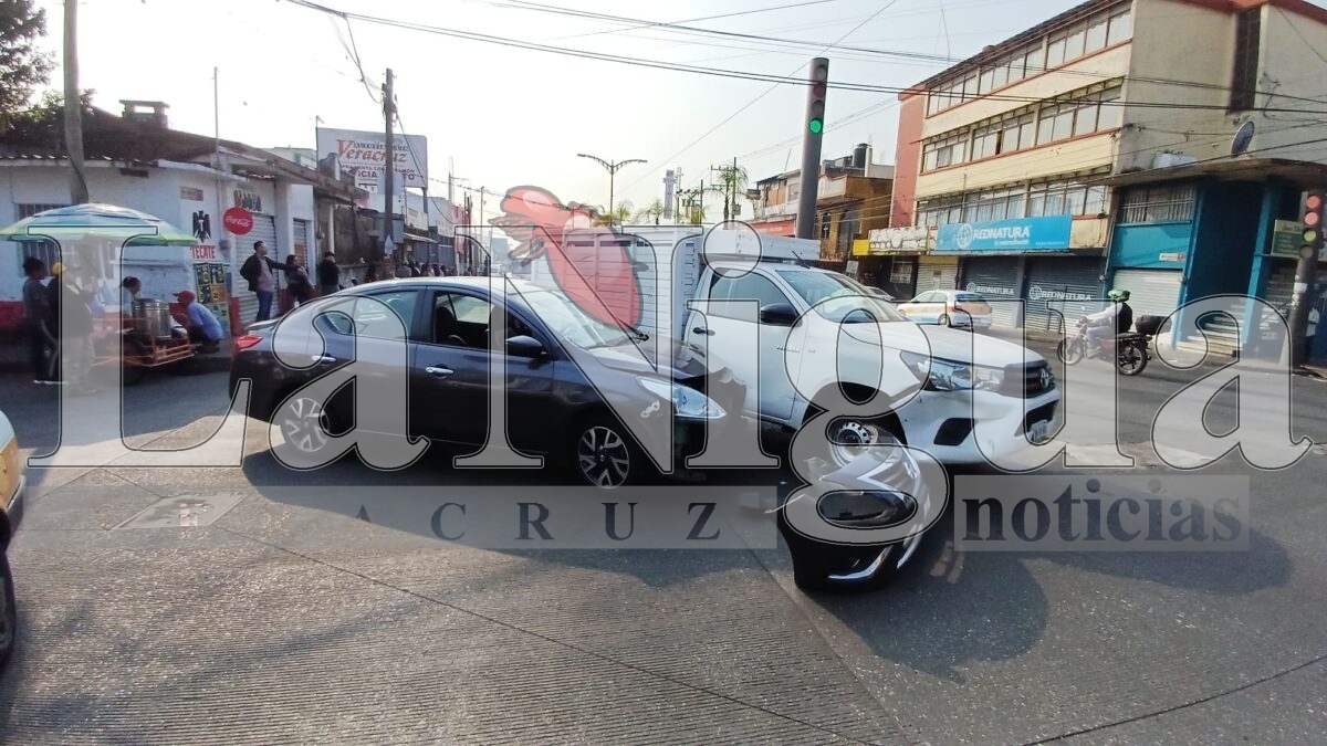 Accidente en avenida 11 y calle 4 deja solo daños materiales en Córdoba 5 img 20250327 wa00315524531796480791867
