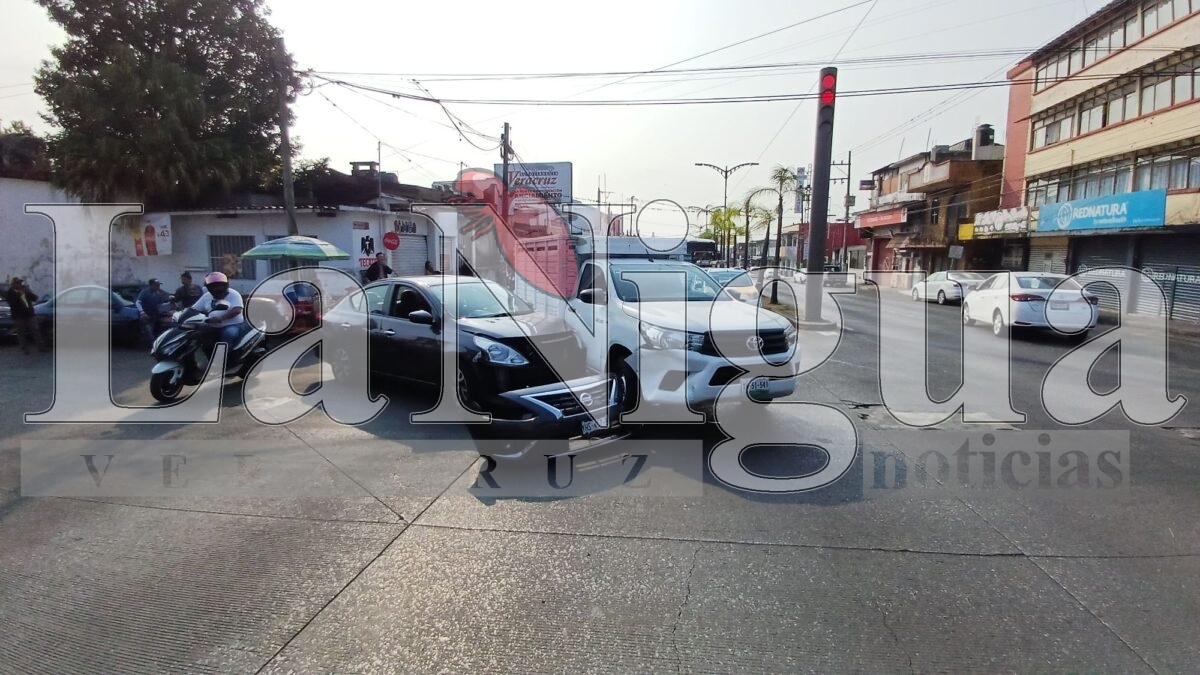 Accidente en avenida 11 y calle 4 deja solo daños materiales en Córdoba 3 img 20250327 wa00398727129313093879501