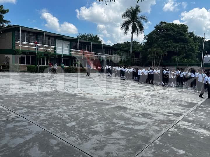 En Soledad de Doblado denuncian envío de fotos de alumnos en baños escolares 1 img 20250327 wa00587752113598743331895