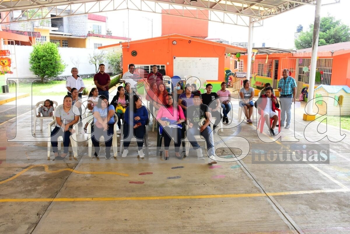 Instruyen autoridades a escuelas contra el dengue 2 img 20250327 wa01885150472161716568216