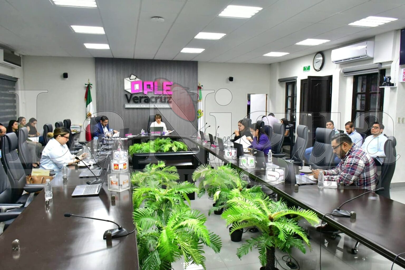 Aprueba OPLE moderadores para debates de candidatos.