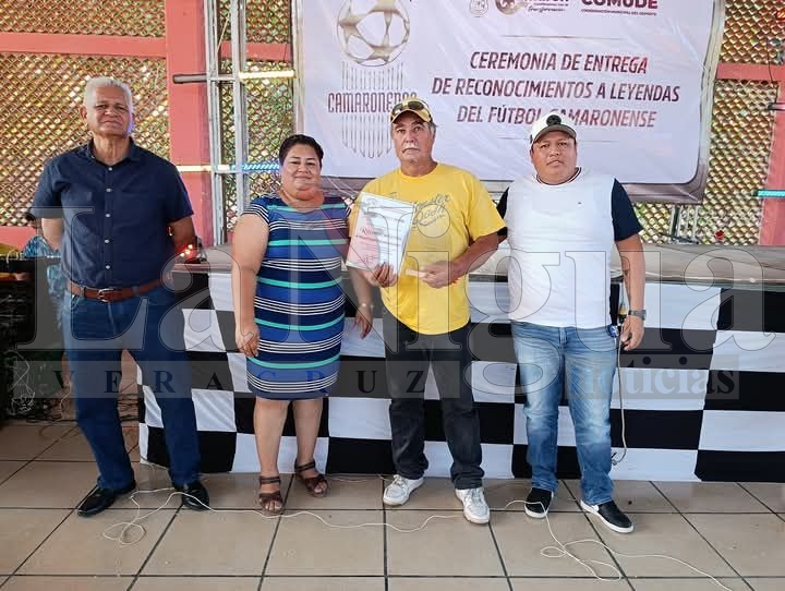 GOBIERNO MUNICIPAL DE CAMARÓN DE TEJEDA RECONOCE A LEYENDAS DE FÚTBOL CAMARONENSE. 18 fb img 17458050795703877482953343119625