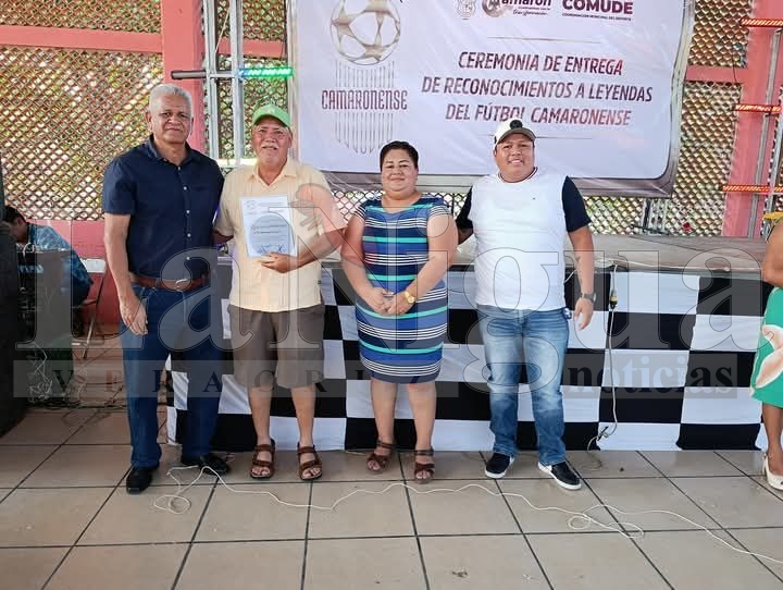 GOBIERNO MUNICIPAL DE CAMARÓN DE TEJEDA RECONOCE A LEYENDAS DE FÚTBOL CAMARONENSE. 15 fb img 17458050819678234597388390847607
