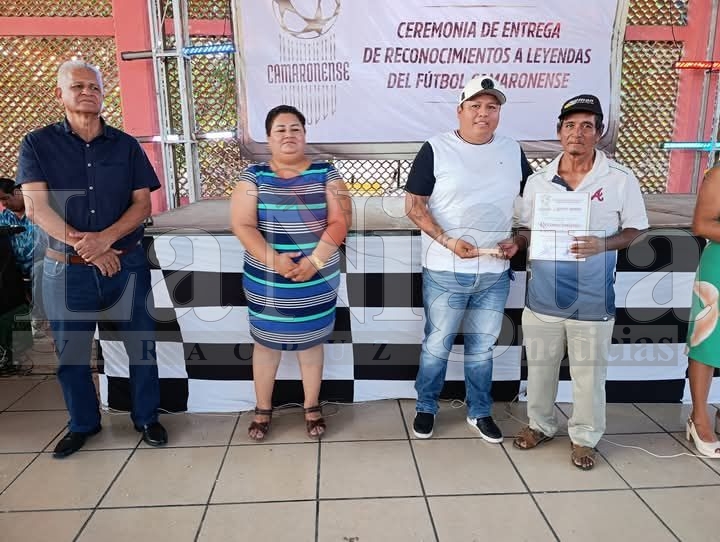 GOBIERNO MUNICIPAL DE CAMARÓN DE TEJEDA RECONOCE A LEYENDAS DE FÚTBOL CAMARONENSE. 10 fb img 17458050881148098247574022237149