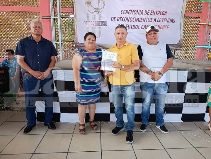 GOBIERNO MUNICIPAL DE CAMARÓN DE TEJEDA RECONOCE A LEYENDAS DE FÚTBOL CAMARONENSE. 8 fb img 17458050998212620409041876763064