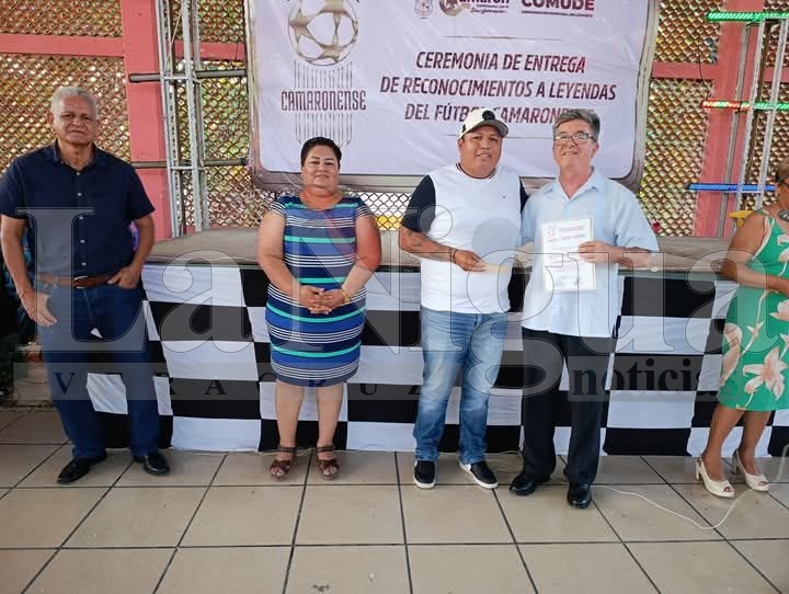 GOBIERNO MUNICIPAL DE CAMARÓN DE TEJEDA RECONOCE A LEYENDAS DE FÚTBOL CAMARONENSE. 5 fb img 17458051035681243577737636115165