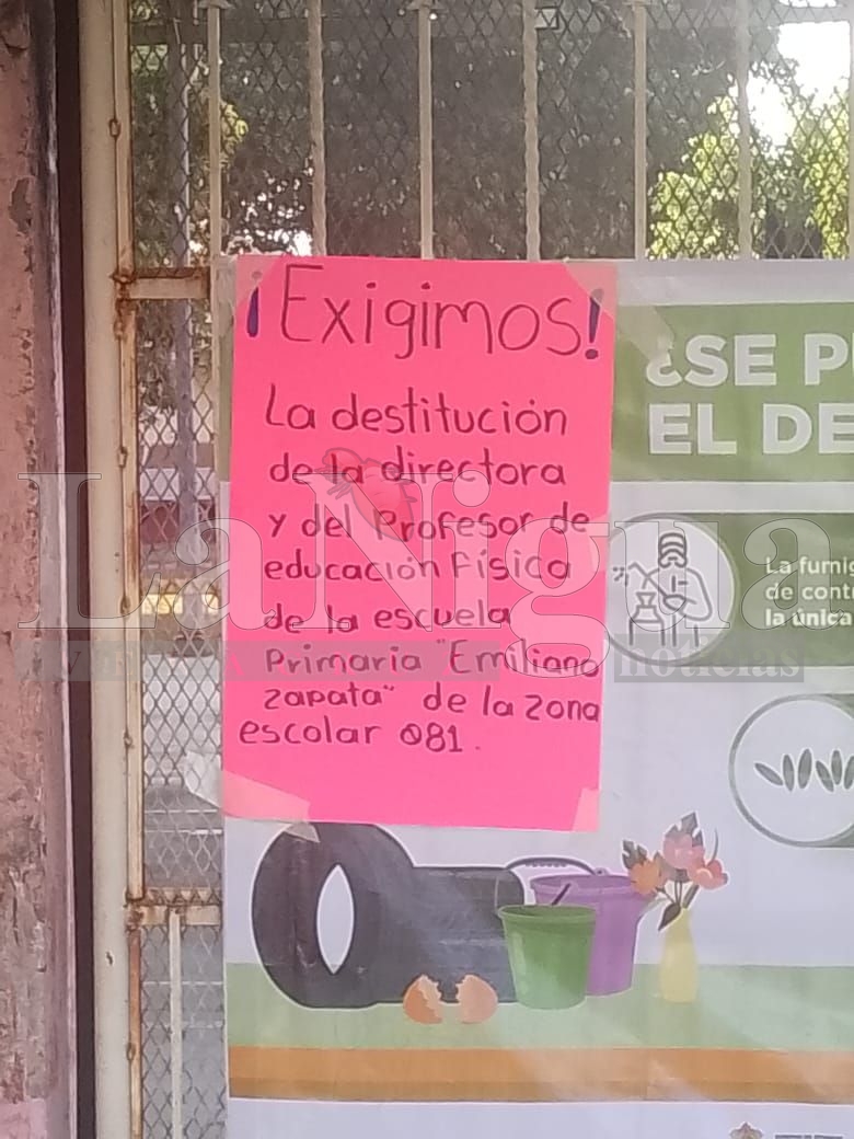 Padres de familia toman escuela en Mata Clara; exigen destitución de directora y profesor de educación física 5 img 20250402 wa0008179892907718141922