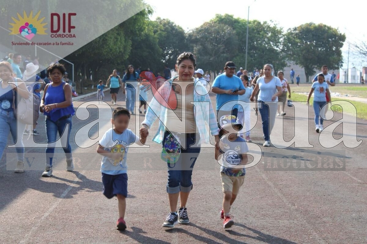 Se realizó esta mañana “Carrera Azul”, con gran participación de familias cordobesas 20 img 20250406 wa01091812510949959255974