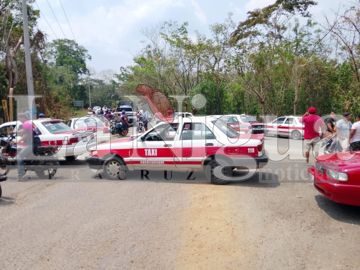 Movilización y alarma en Cosoleacaque por presunto hombre armado en escuela; autoridades descartan situación de riesgo. 4 img 20250411 wa00306422373800341016468