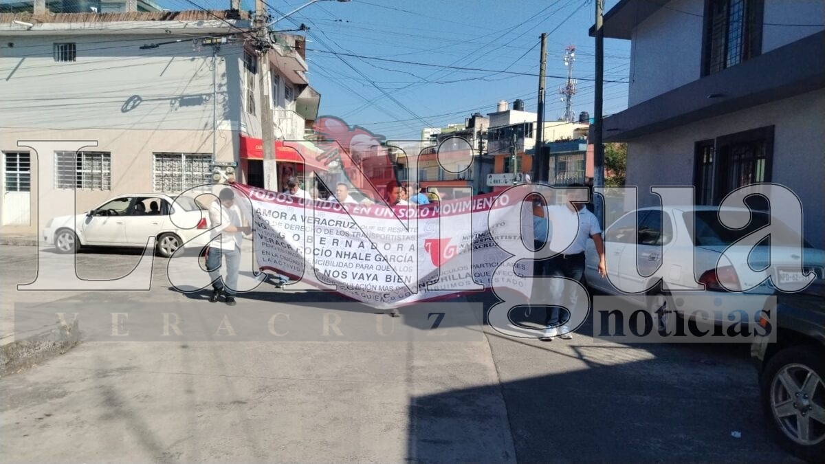 Taxistas del MNT denuncian competencia desleal por plataformas digitales en Xalapa 2 img 20250414 wa00465393837144973639093