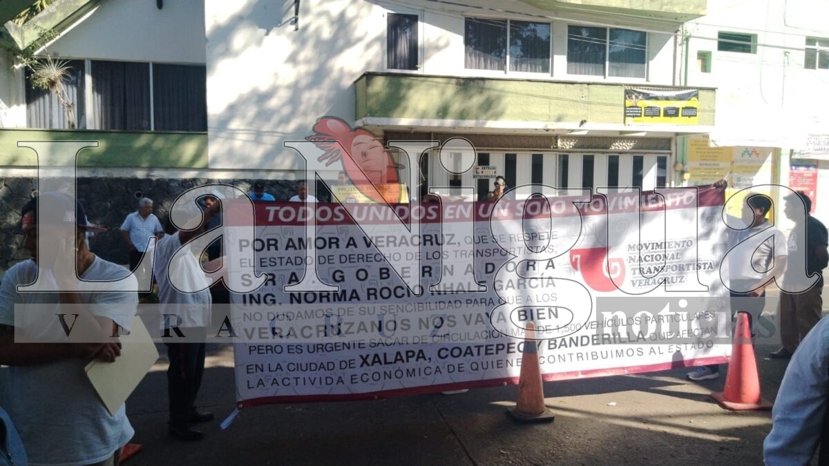 Taxistas del MNT denuncian competencia desleal por plataformas digitales en Xalapa 3 img 20250414 wa00482414551368299118234