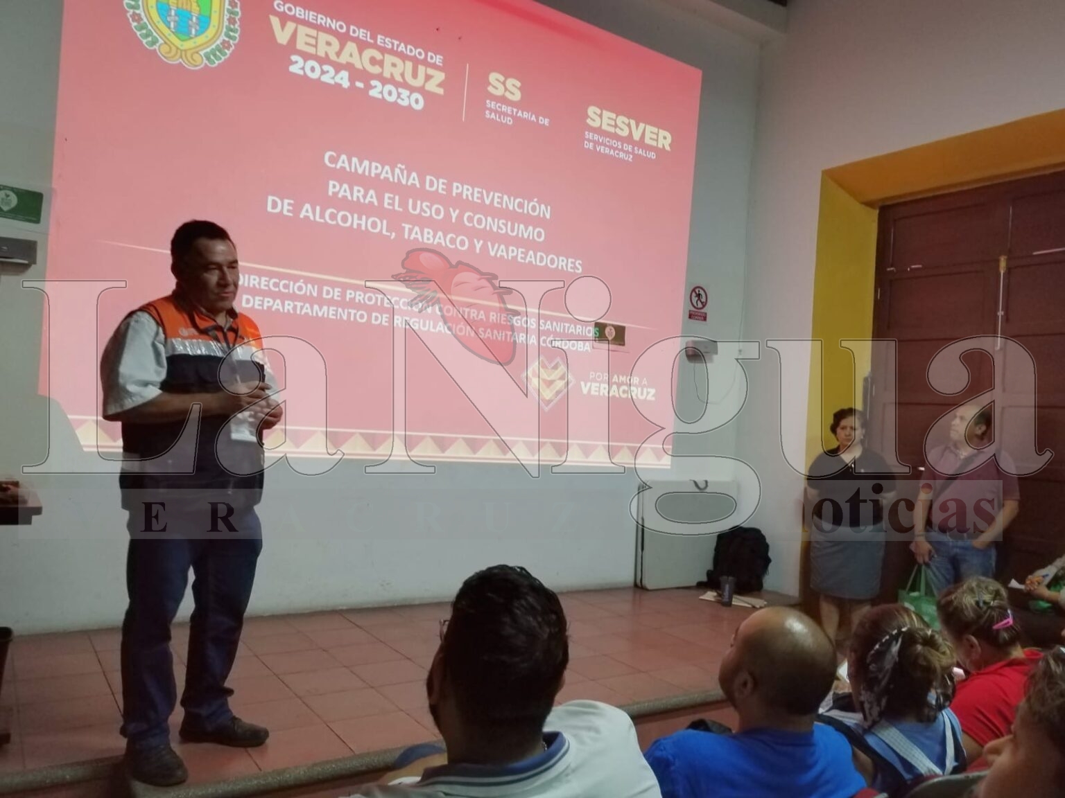 Capacitan a responsables de establecimientos en norma sanitaria de tabaco y prohibición de bebidas alcohólicas a menores de edad 39695612 ce55 4120 bc39 180ae78ddd49