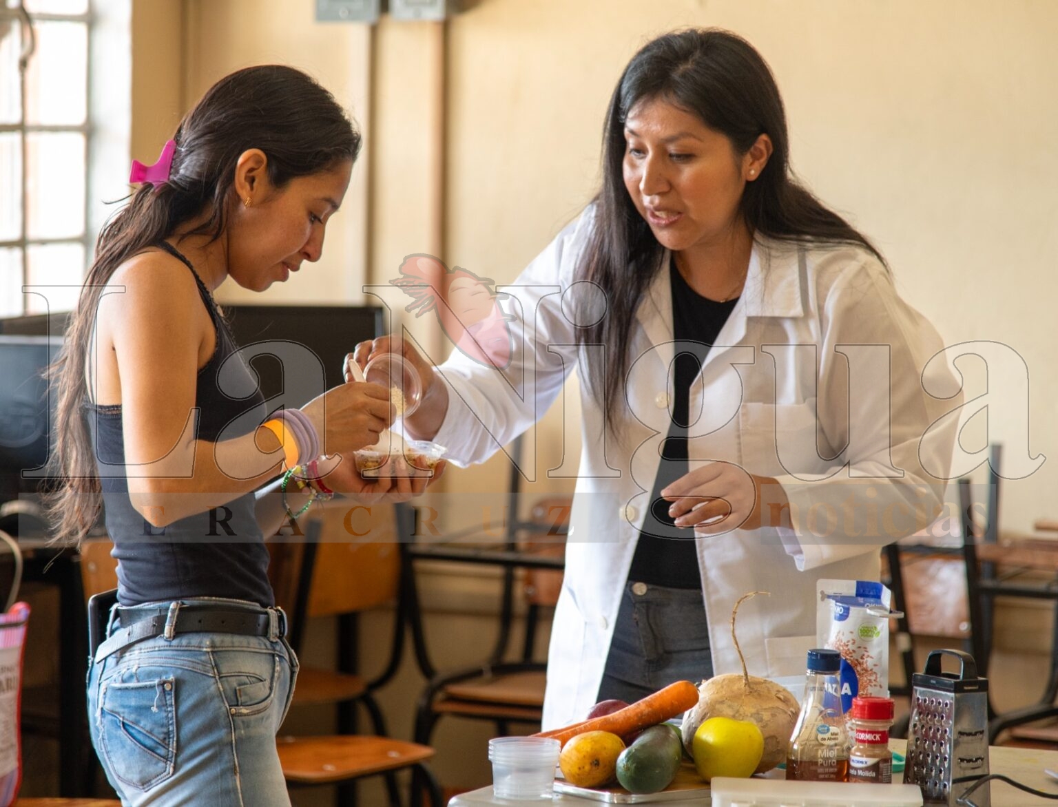 Participan madres de familia en taller de Alternativas para una Vida Saludable WhatsApp Image 2025 04 03 at 4.07.11 PM