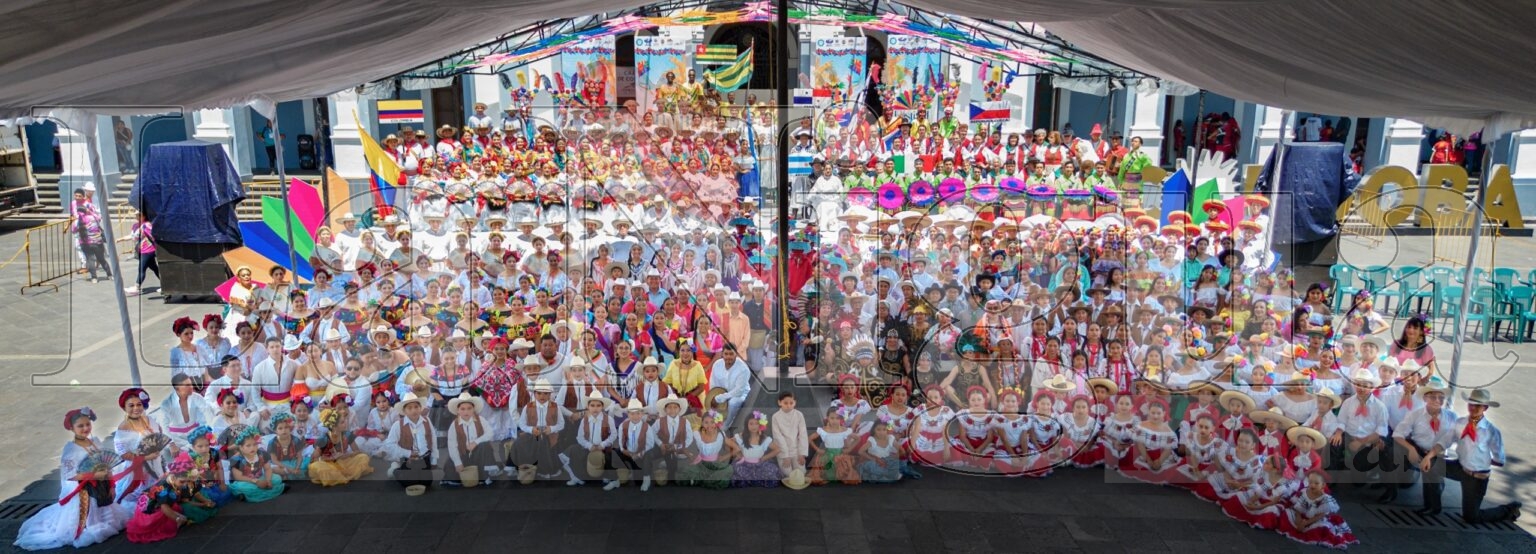 Vive Córdoba desfile del Festival del Folklore 2025